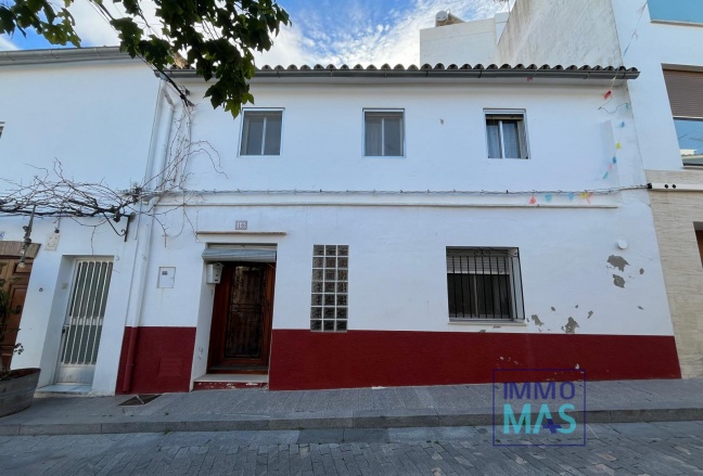 Villa - Revente -
            Orba - 2210