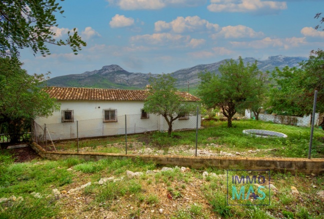 Resale - Finca - Parcent