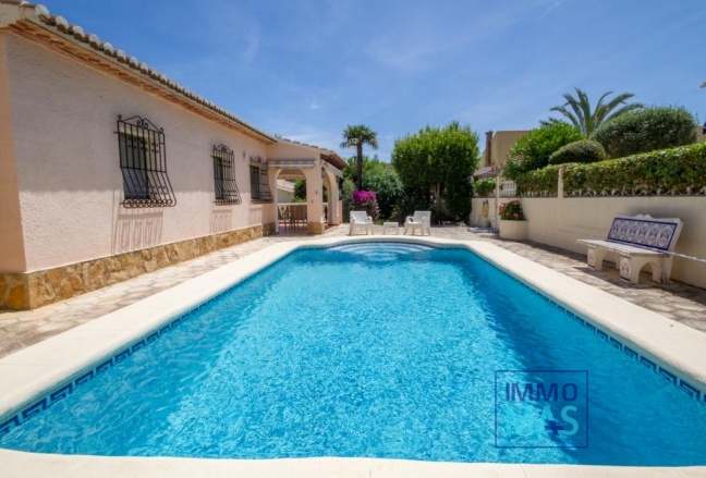 Resale - Villa - Orba