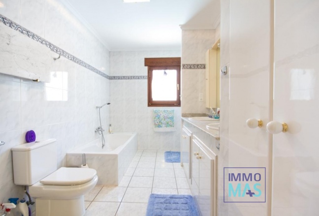 Resale - Villa - Orba