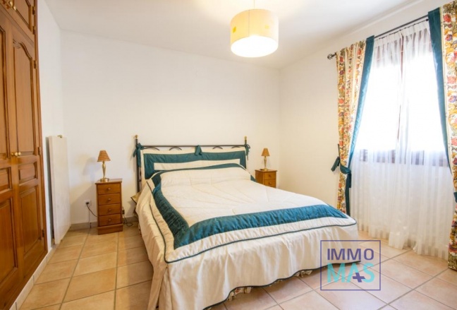 Resale - Villa - Orba