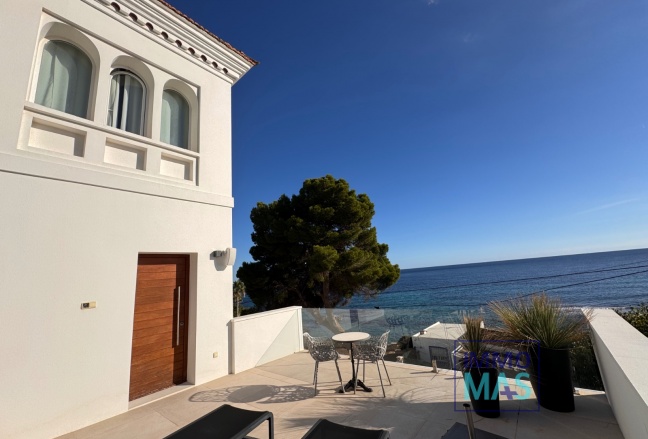 Resale - Villa - Moraira