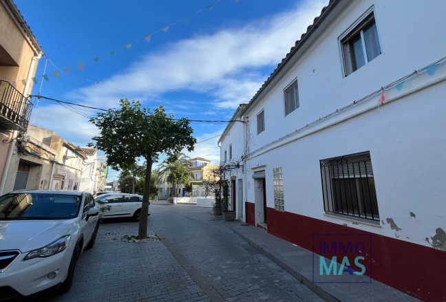 Resale - Villa - Orba