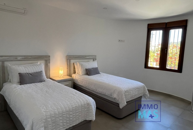 Resale - Villa - Alcalalí