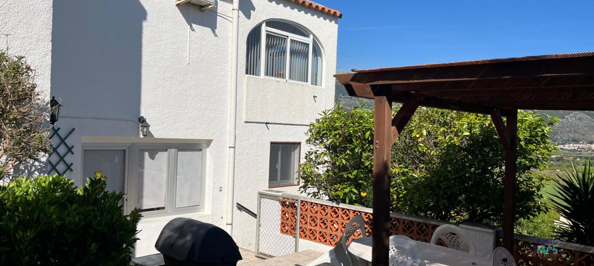 Resale - Villa - Orba