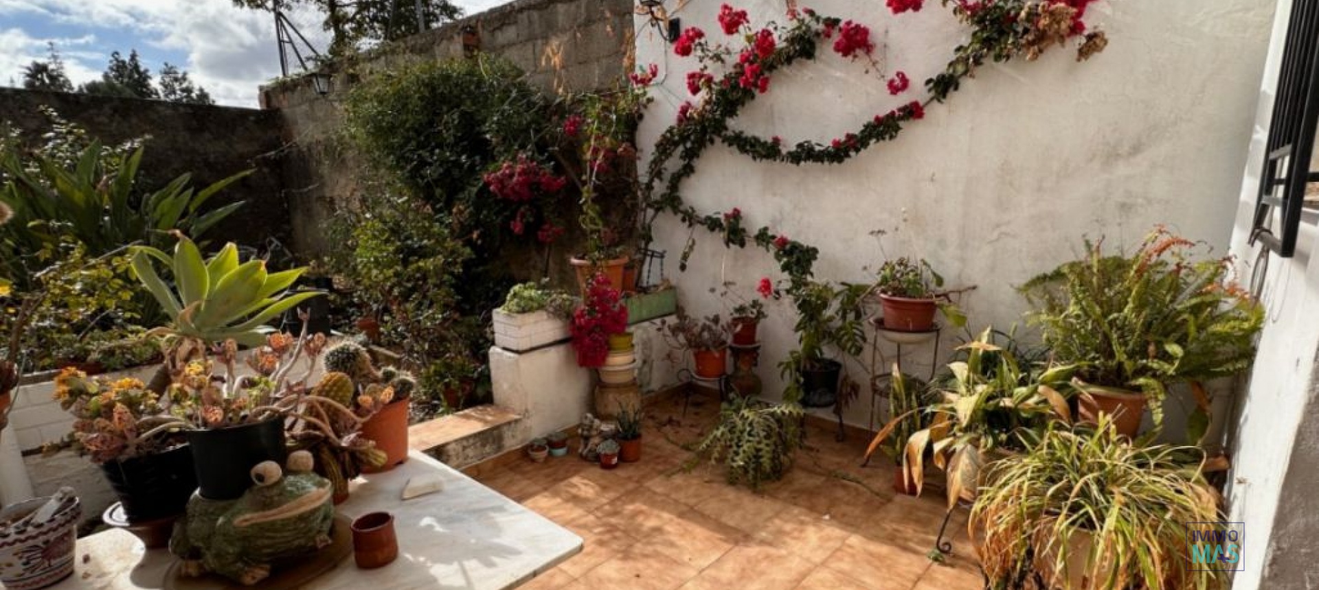 Resale - town_house - Sagra