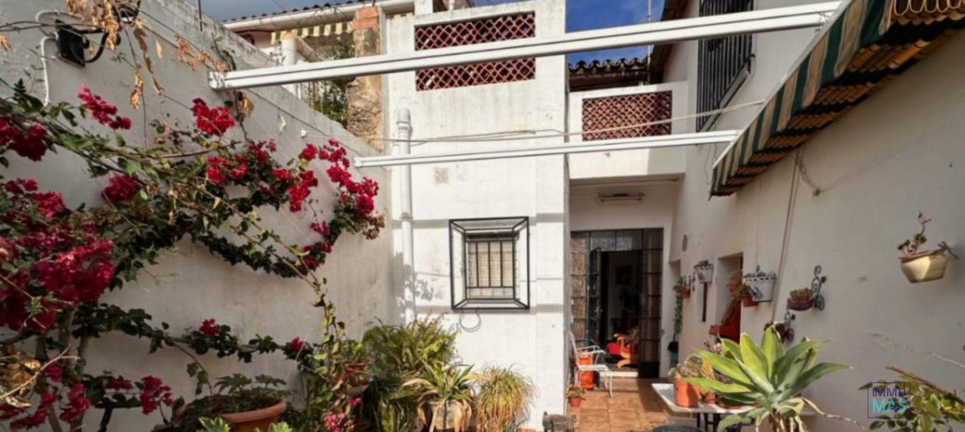 Resale - town_house - Sagra