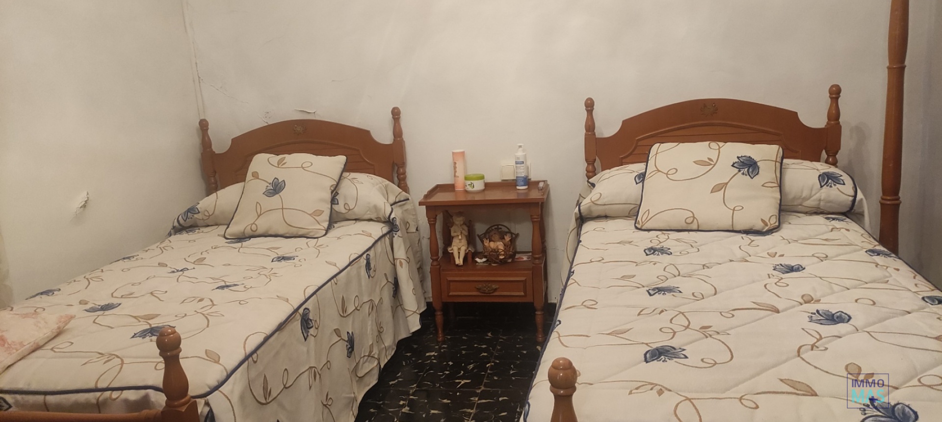 Resale - town_house - Sagra