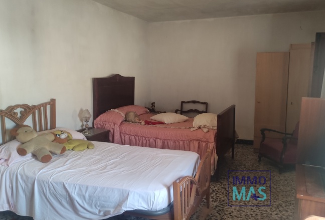 Resale - town_house - Sagra