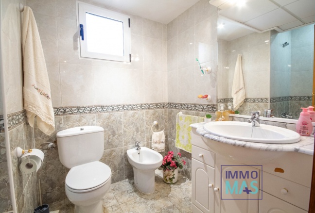Resale - Villa - Orba