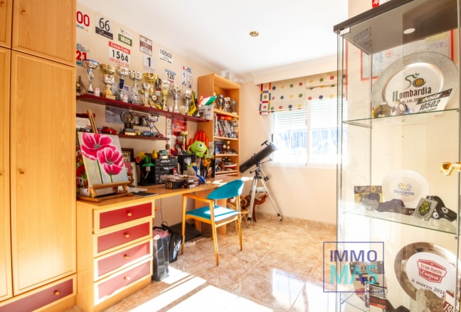 Resale - Villa - Orba