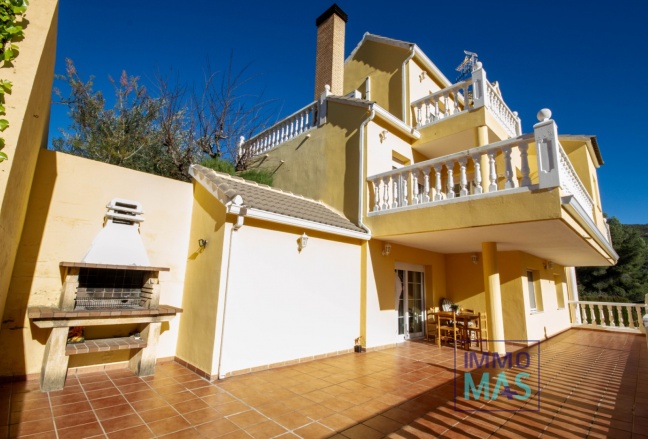 Resale - Villa - Orba