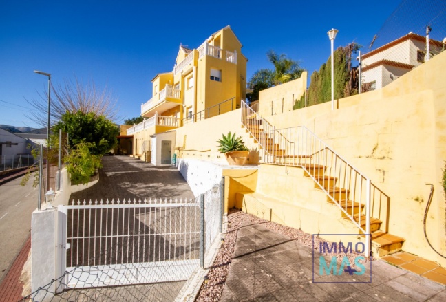 Resale - Villa - Orba
